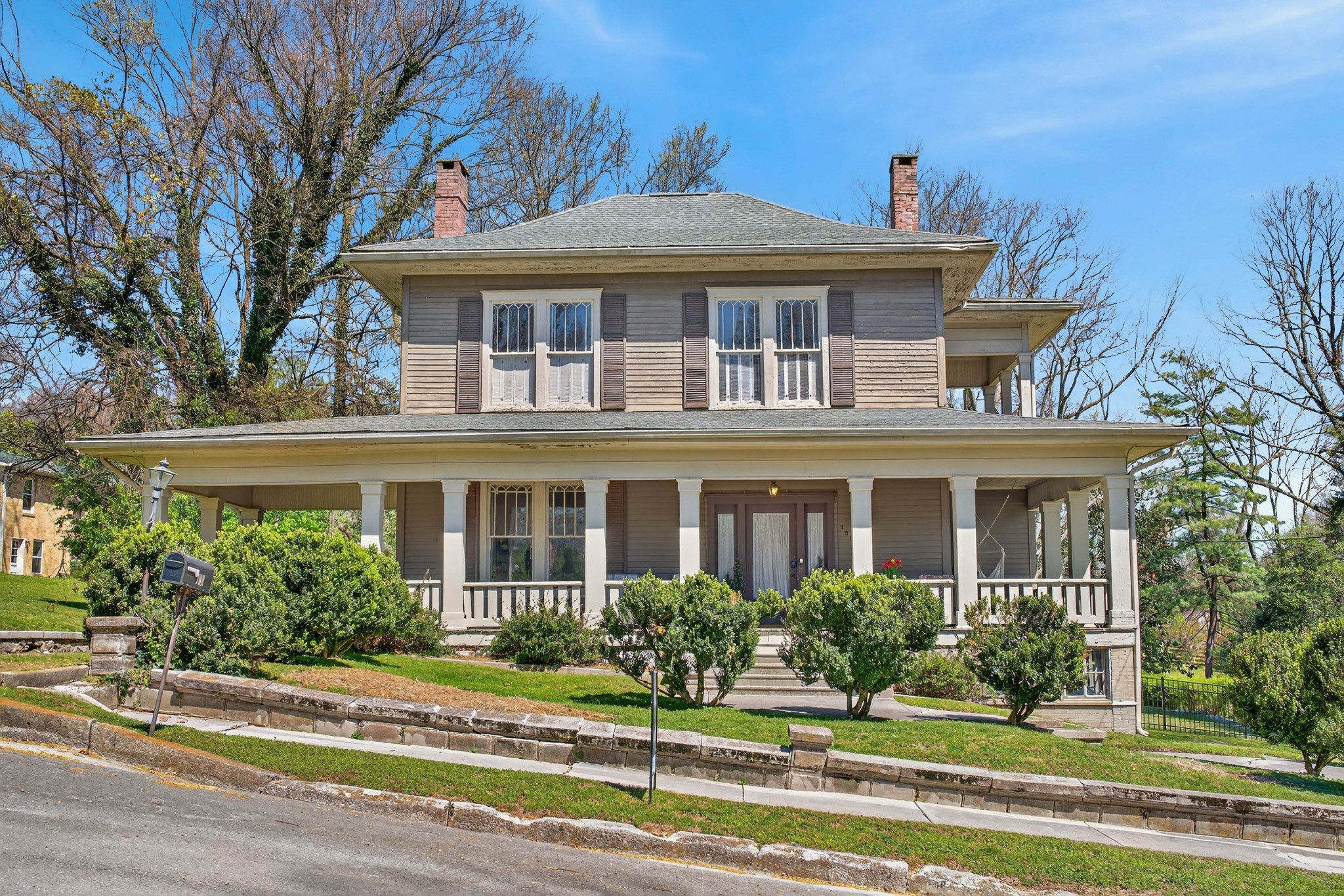 702 Washington Ave
