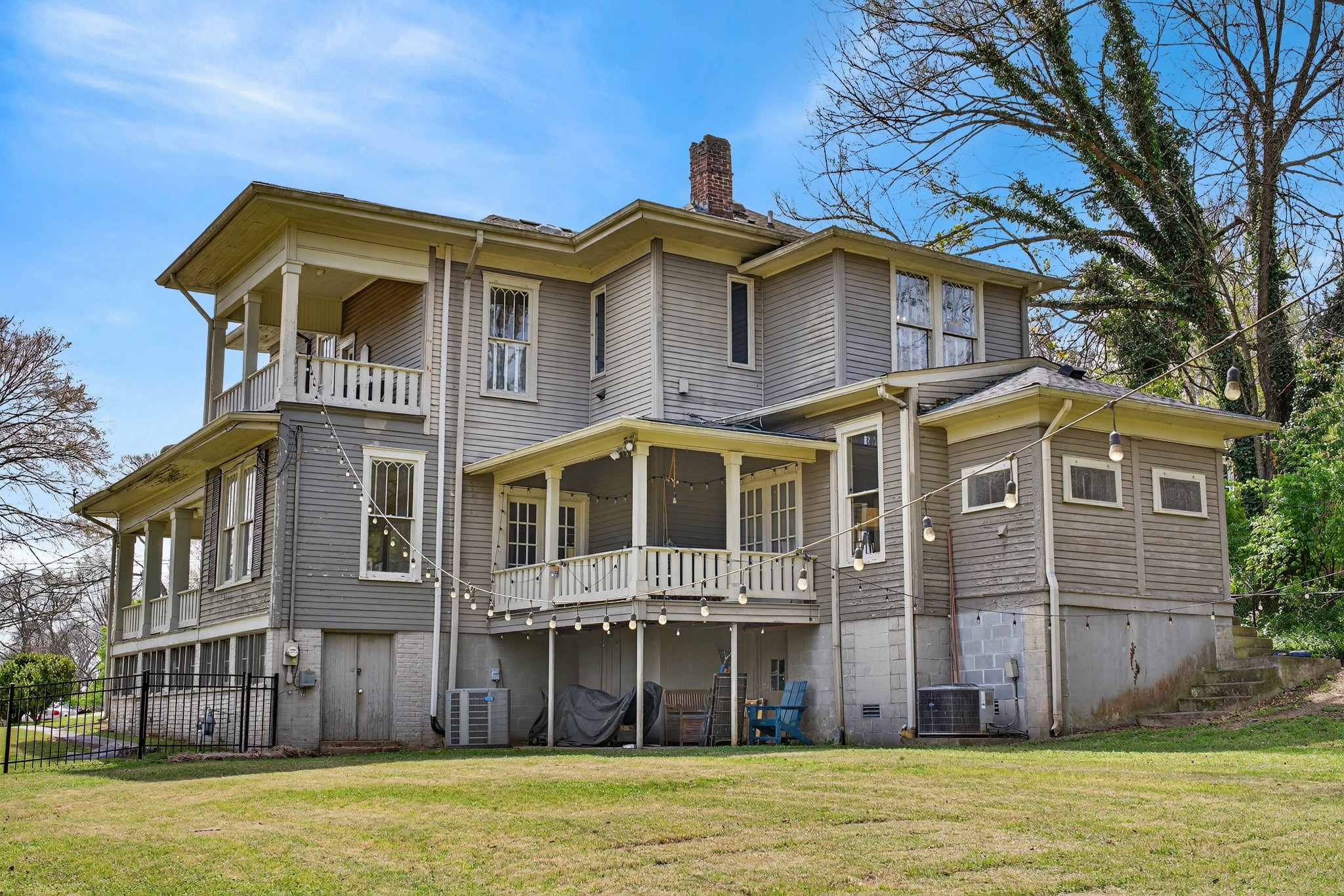 702 Washington Ave