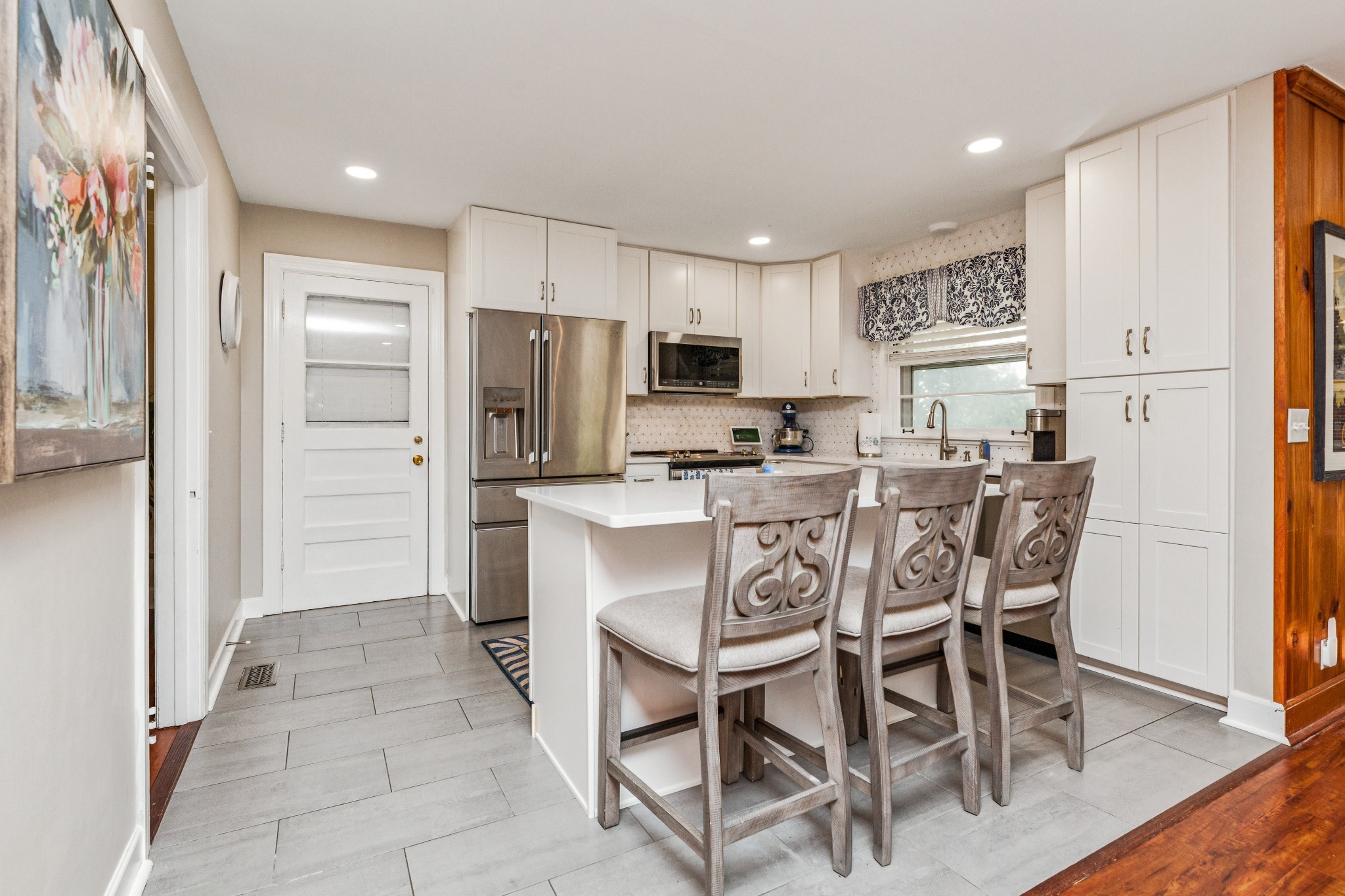 2559 Lakeland Dr