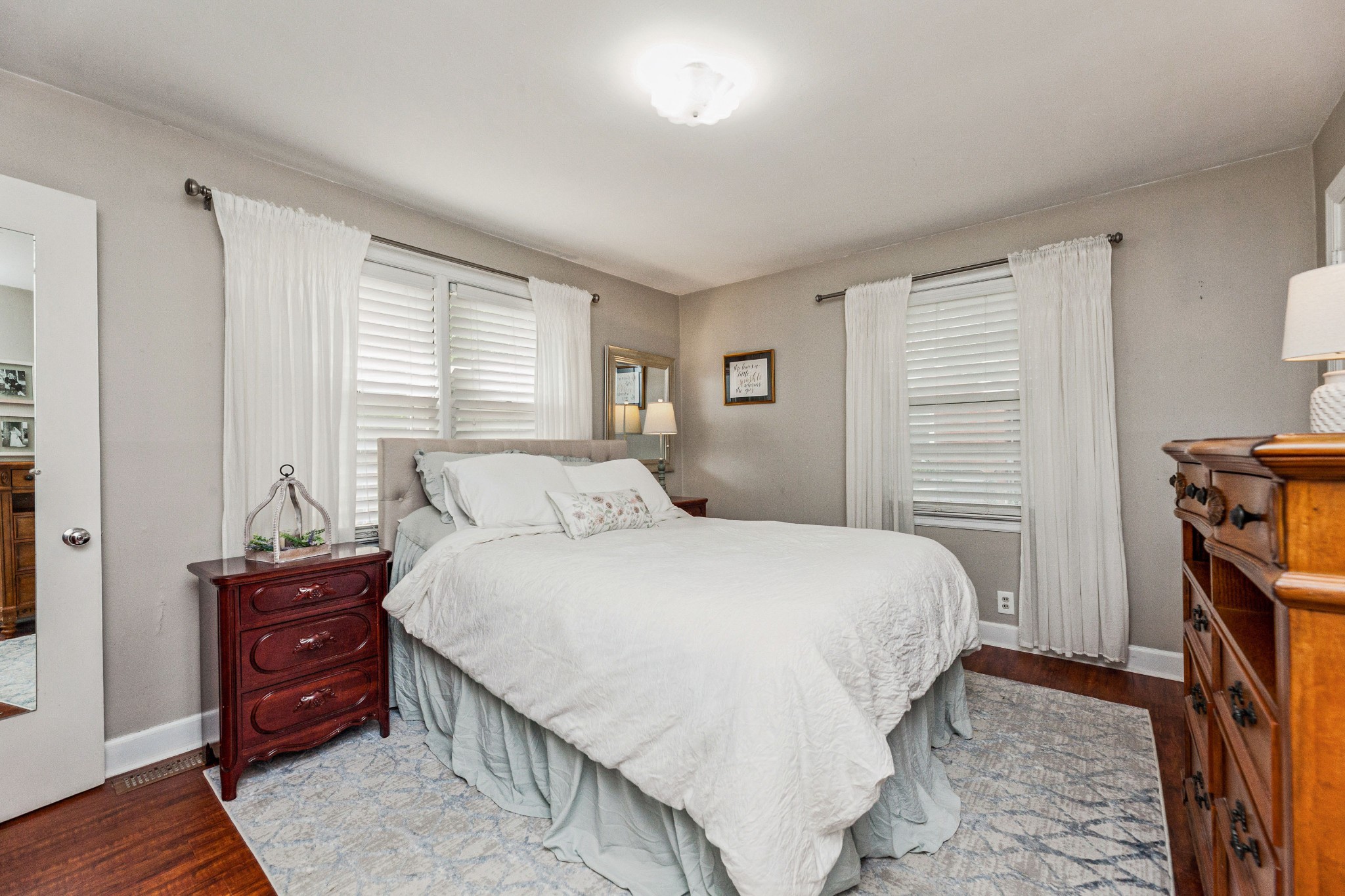 2559 Lakeland Dr