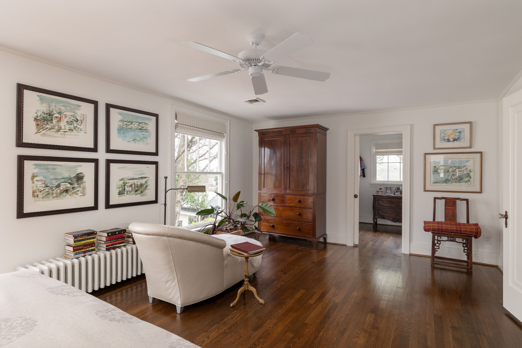 313 W 6th St