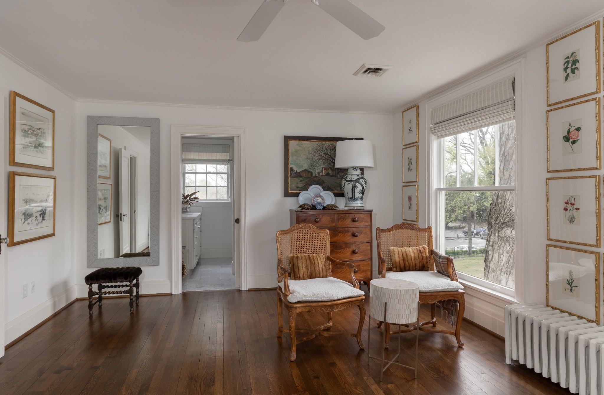 313 W 6th St