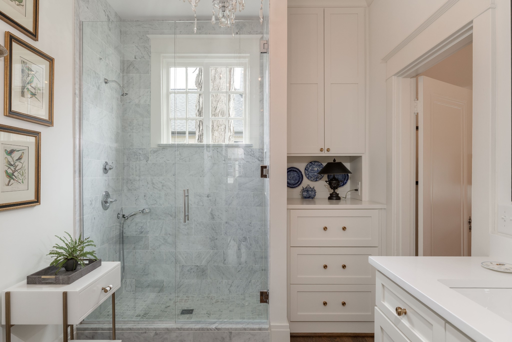 313 W 6th St