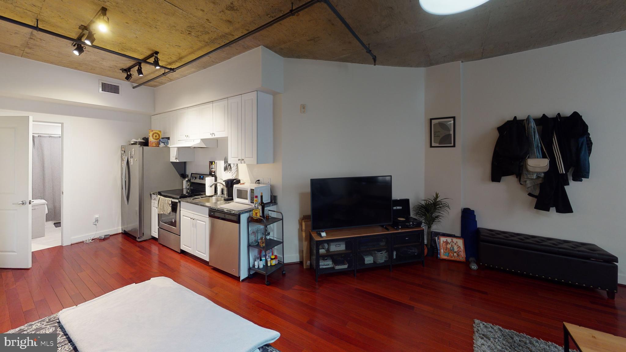 2301 CHAMPLAIN STREET NW T03