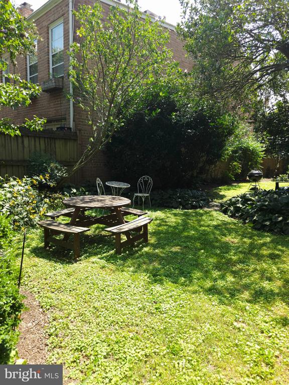 2527 Q NW Unit: 204