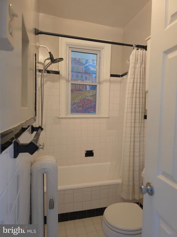 2527 Q NW Unit: 204