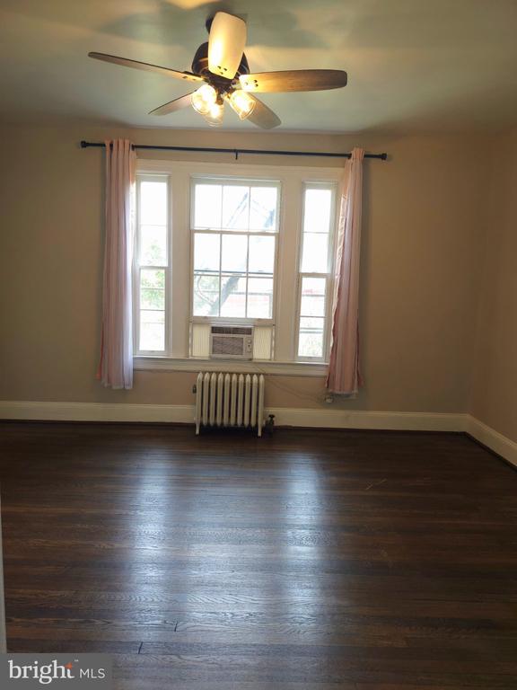 2527 Q NW Unit: 204