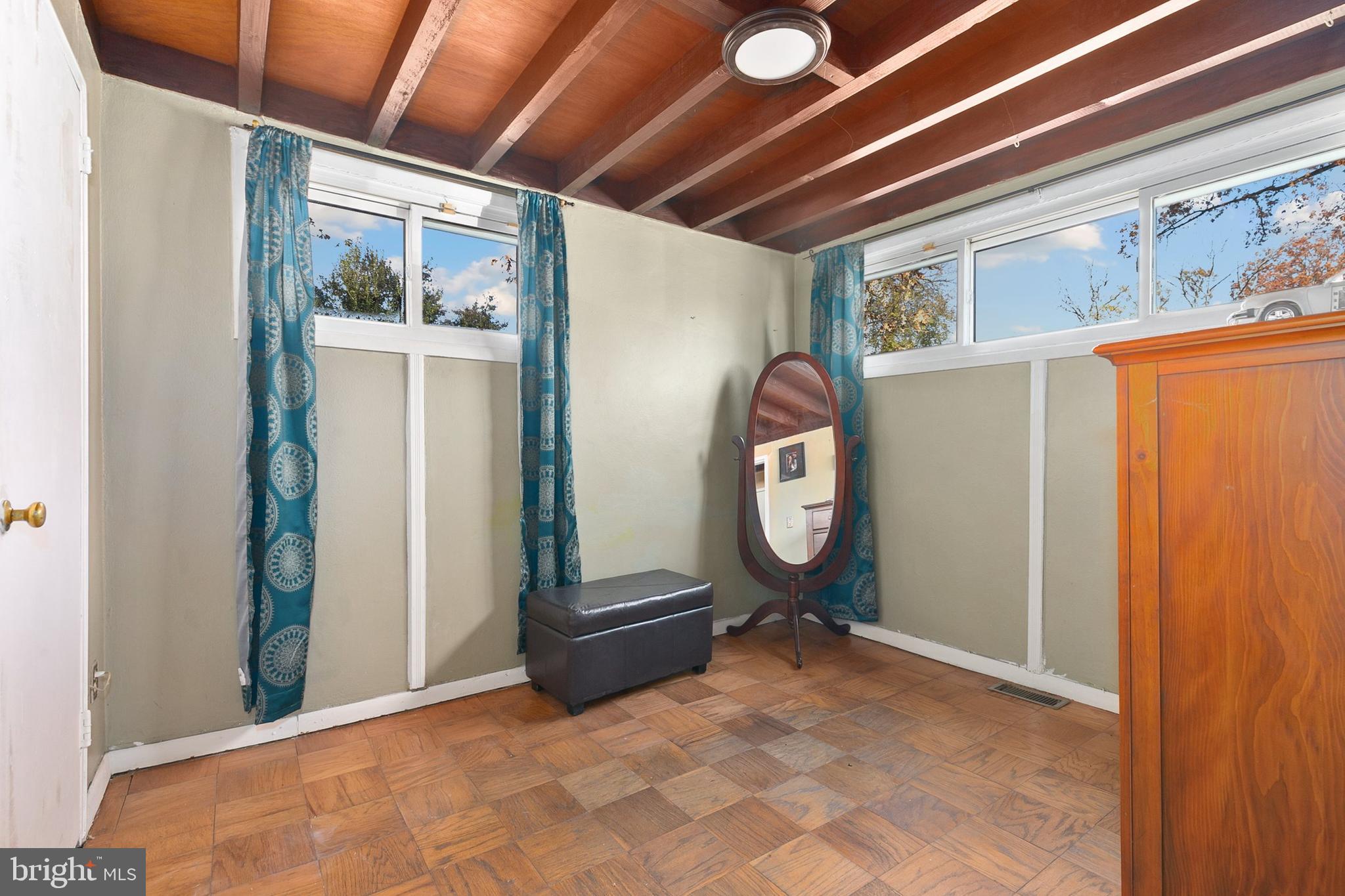 1010 SOMERSET DRIVE