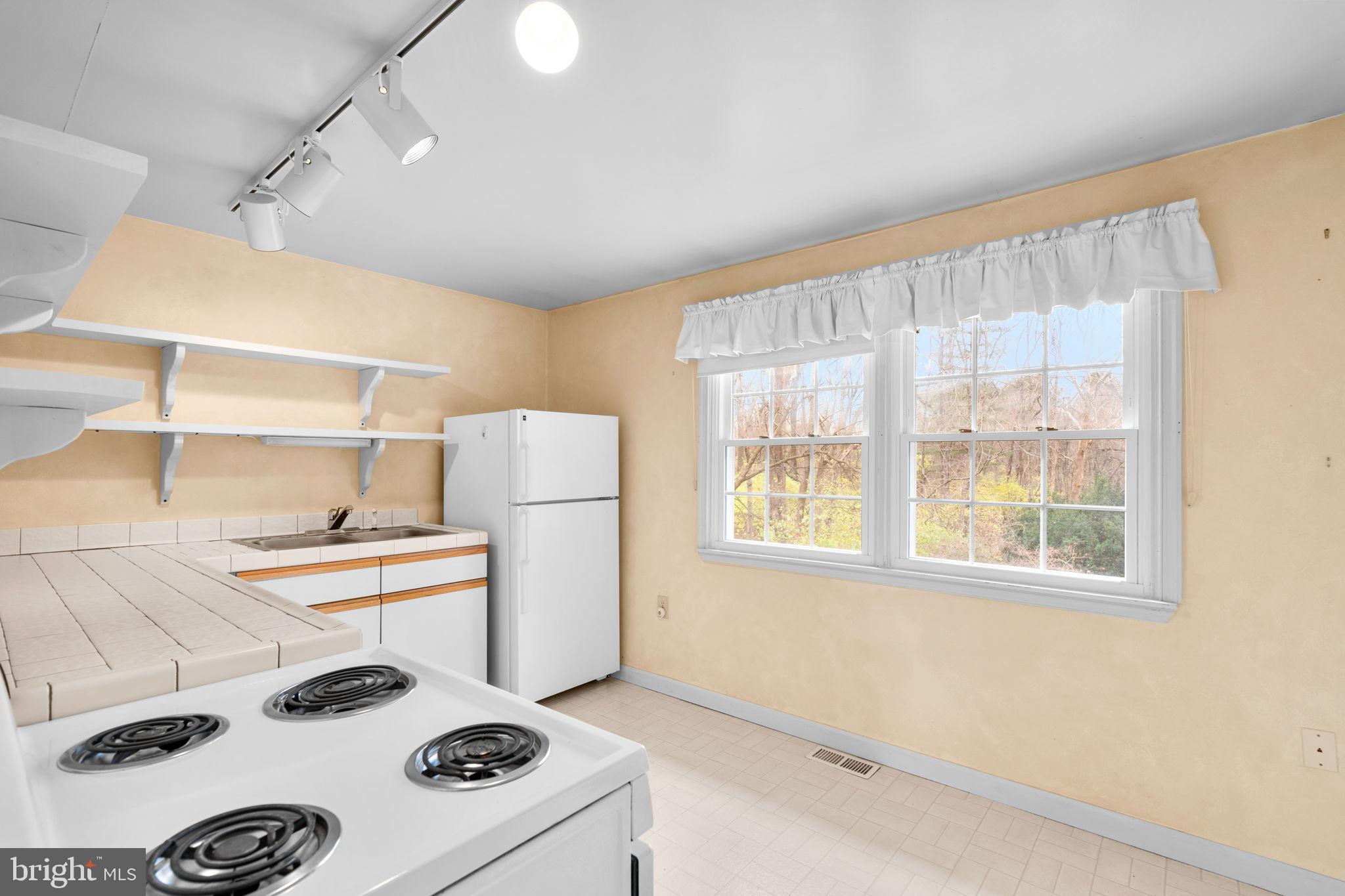 3707 COOL CREST DRIVE