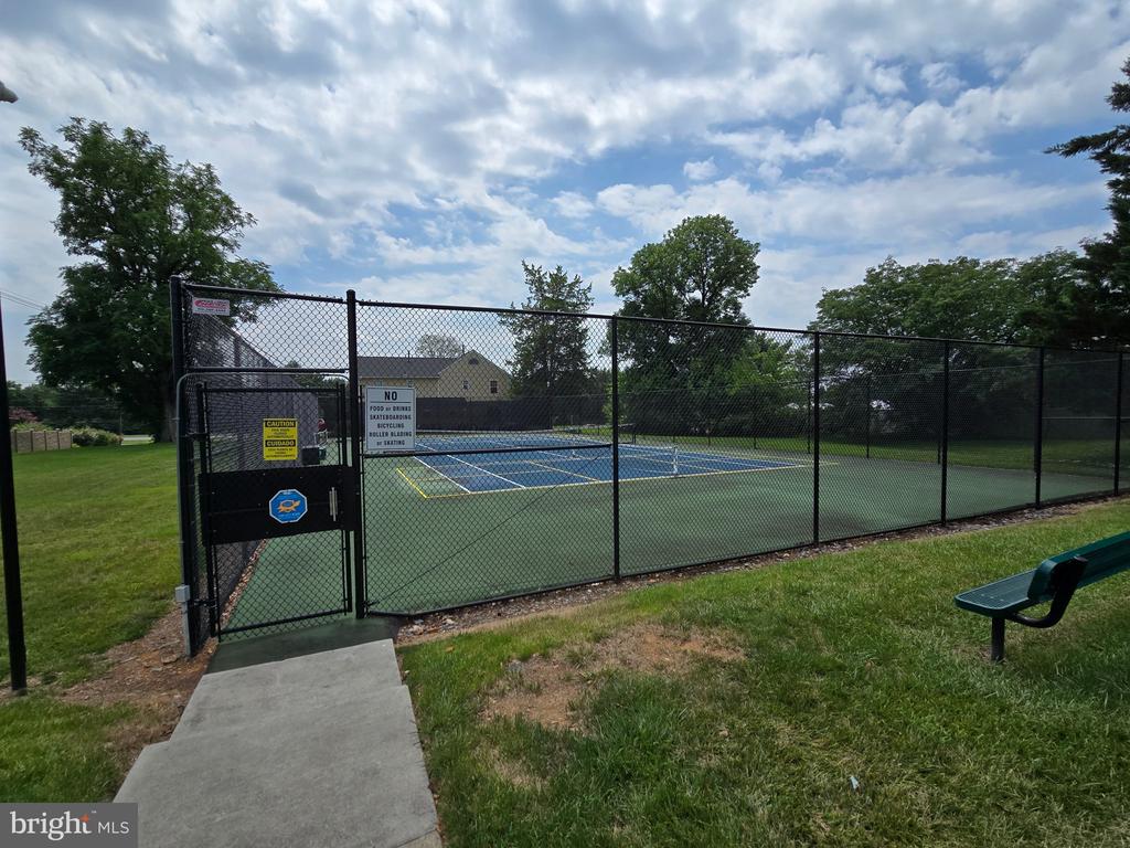 8039 HOLLOW REED COURT