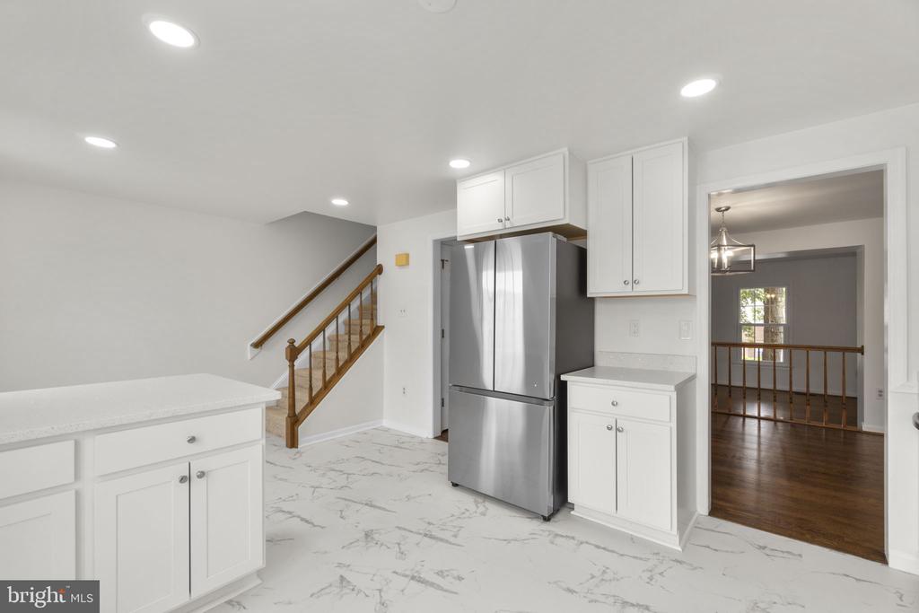 8039 HOLLOW REED COURT