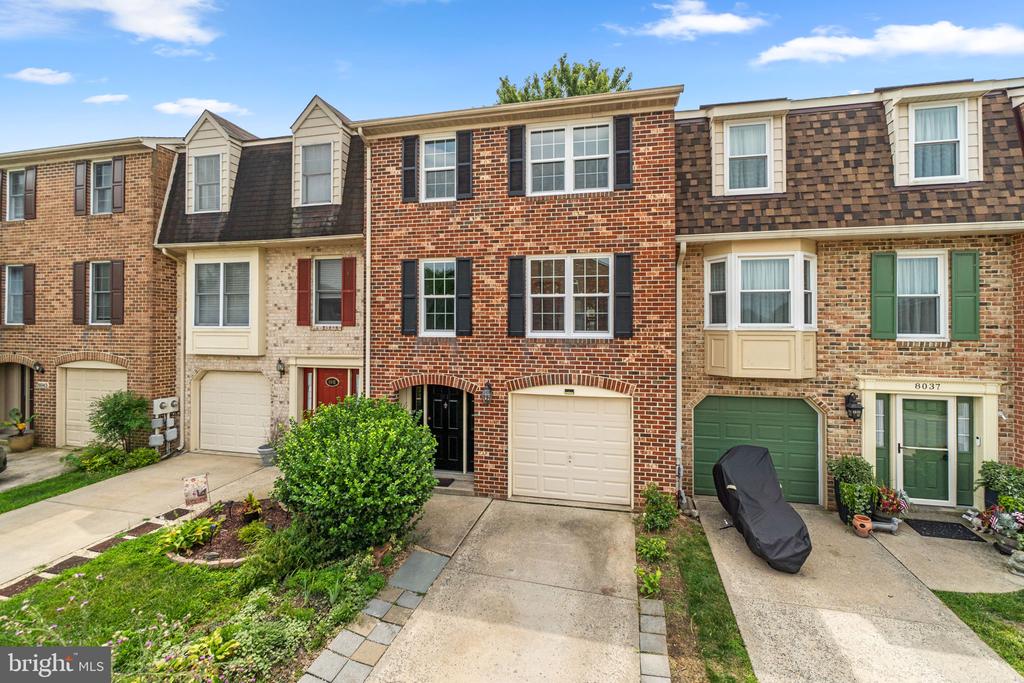 8039 HOLLOW REED COURT