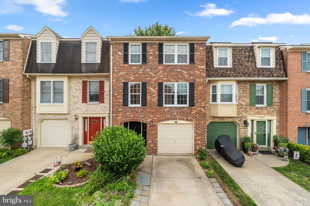 8039 HOLLOW REED COURT
