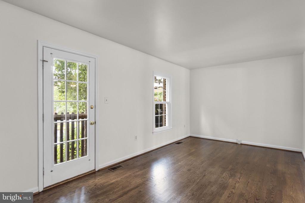 8039 HOLLOW REED COURT