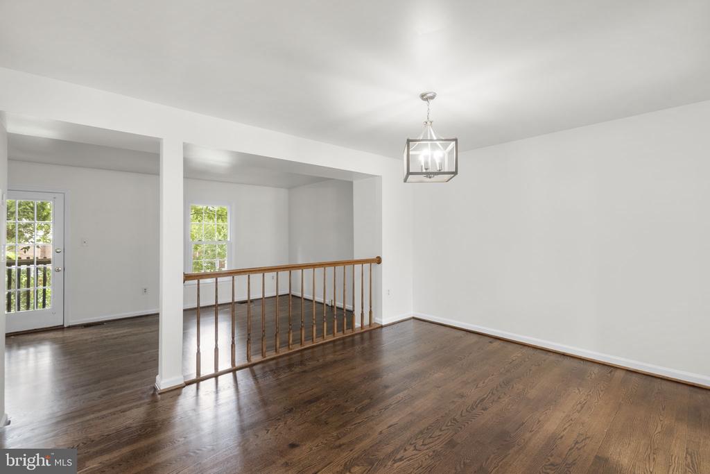 8039 HOLLOW REED COURT