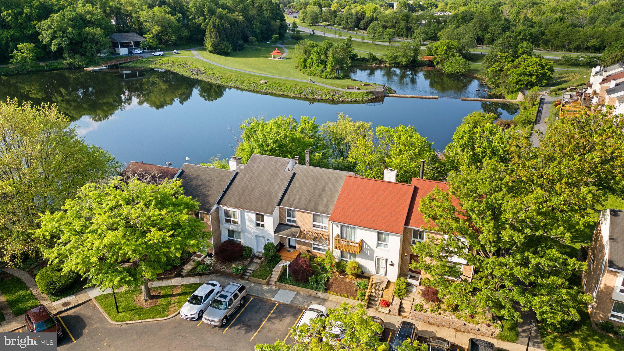 7256 DOCKSIDE LANE