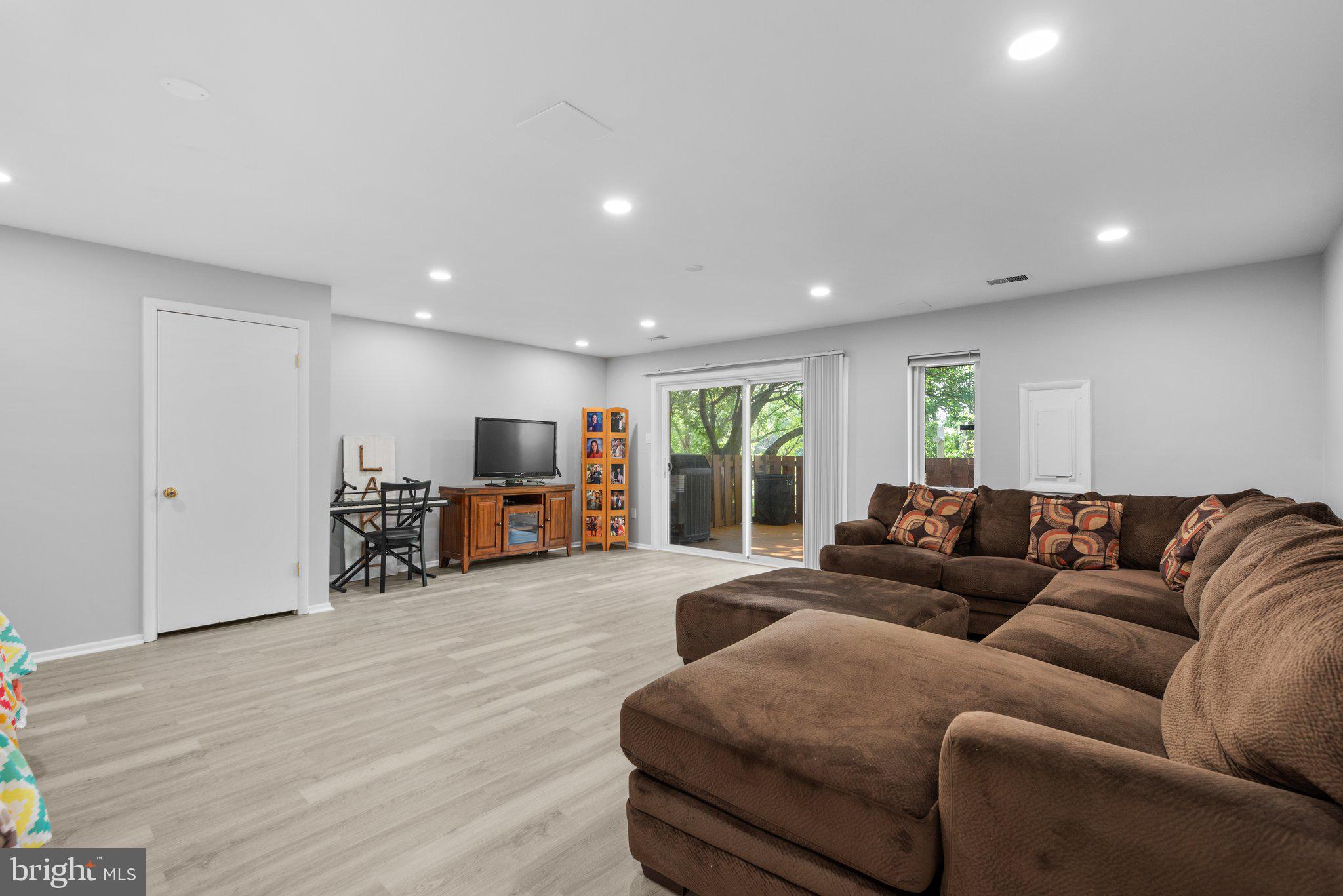 7256 DOCKSIDE LANE