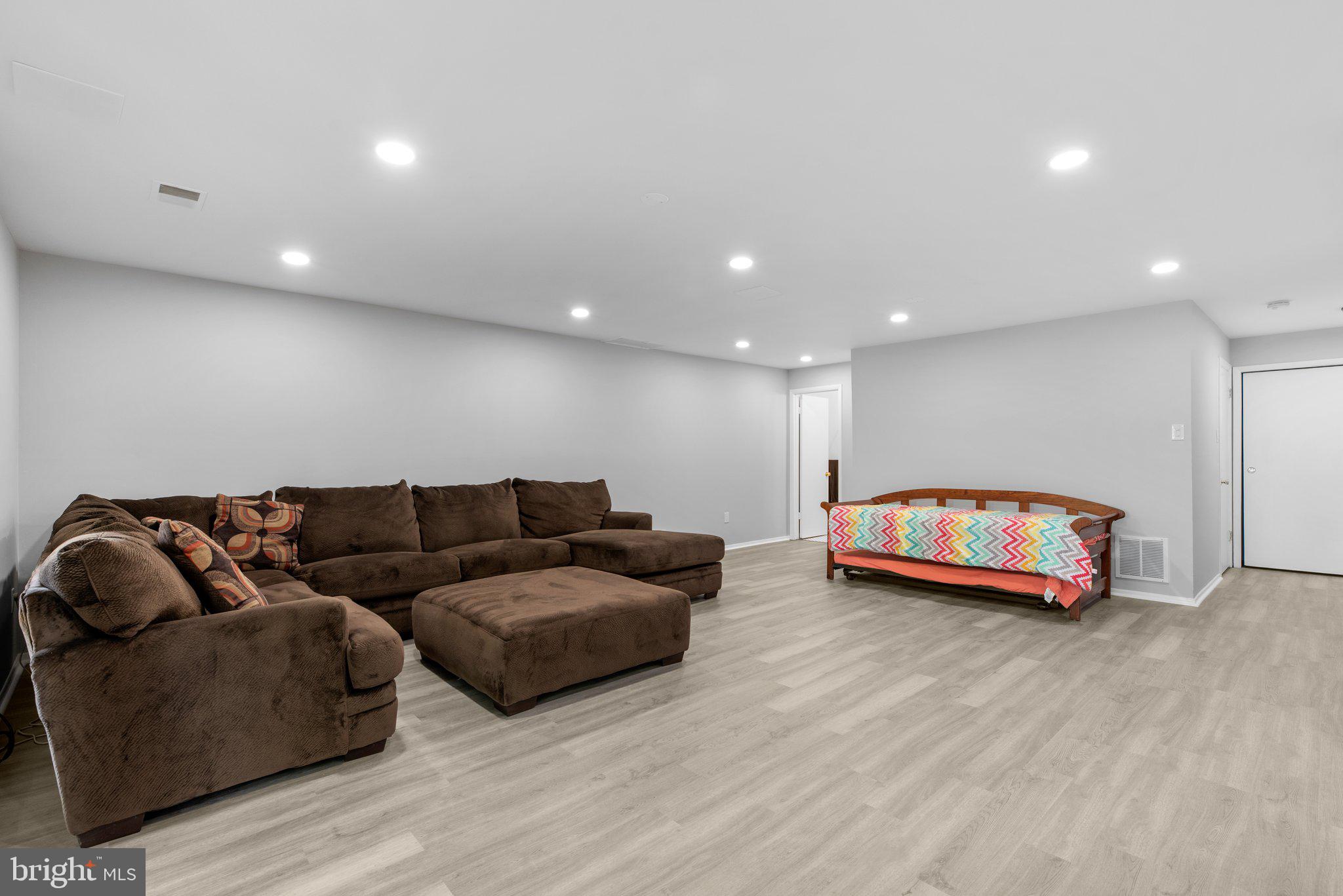 7256 DOCKSIDE LANE