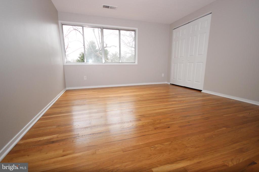 19115 ROMAN WAY