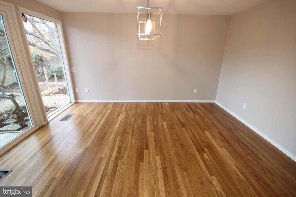 19115 ROMAN WAY