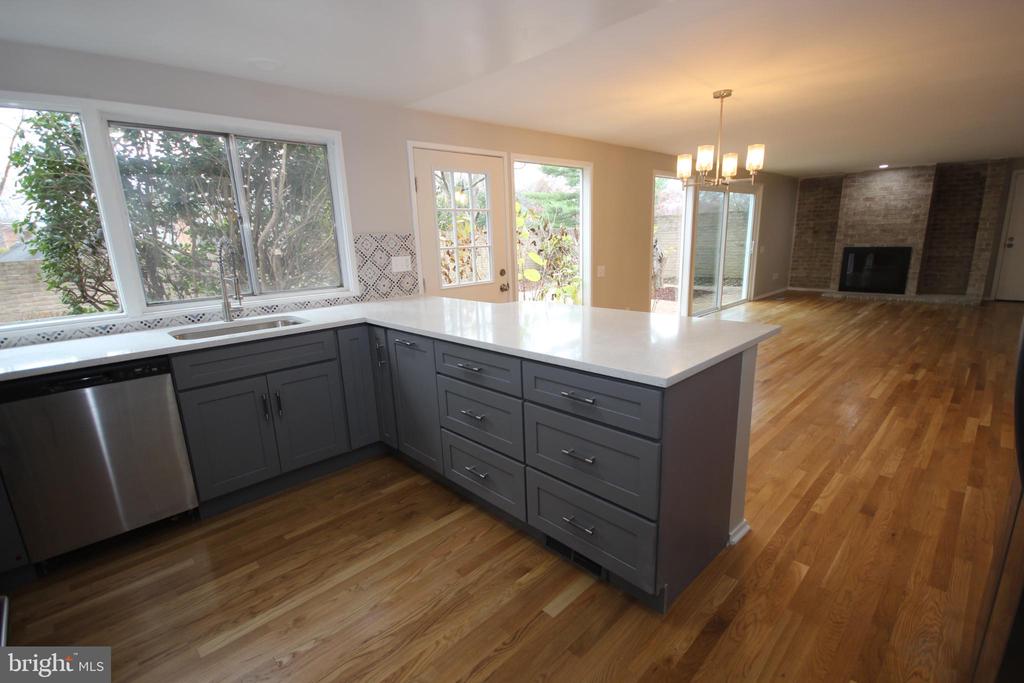 19115 ROMAN WAY