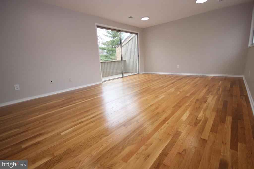 19115 ROMAN WAY