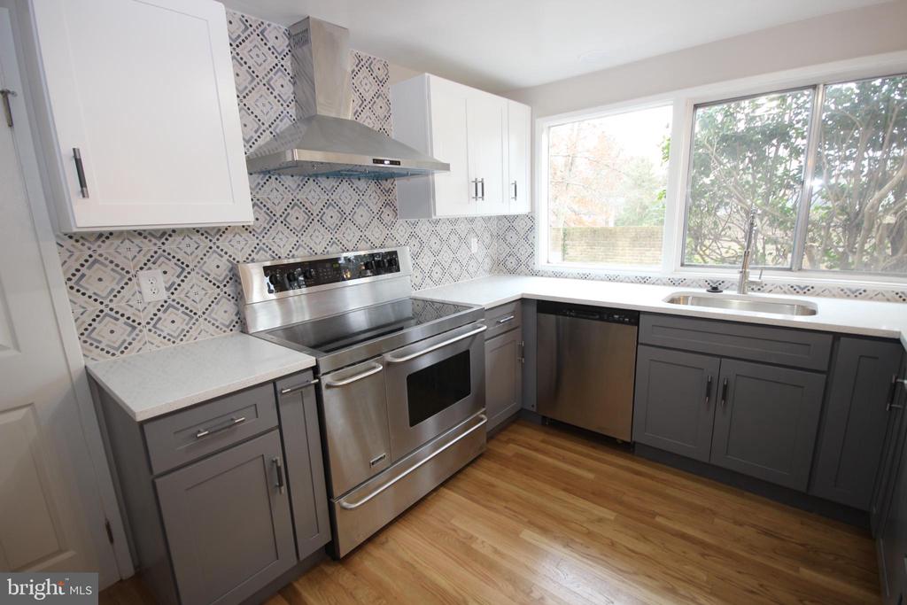 19115 ROMAN WAY