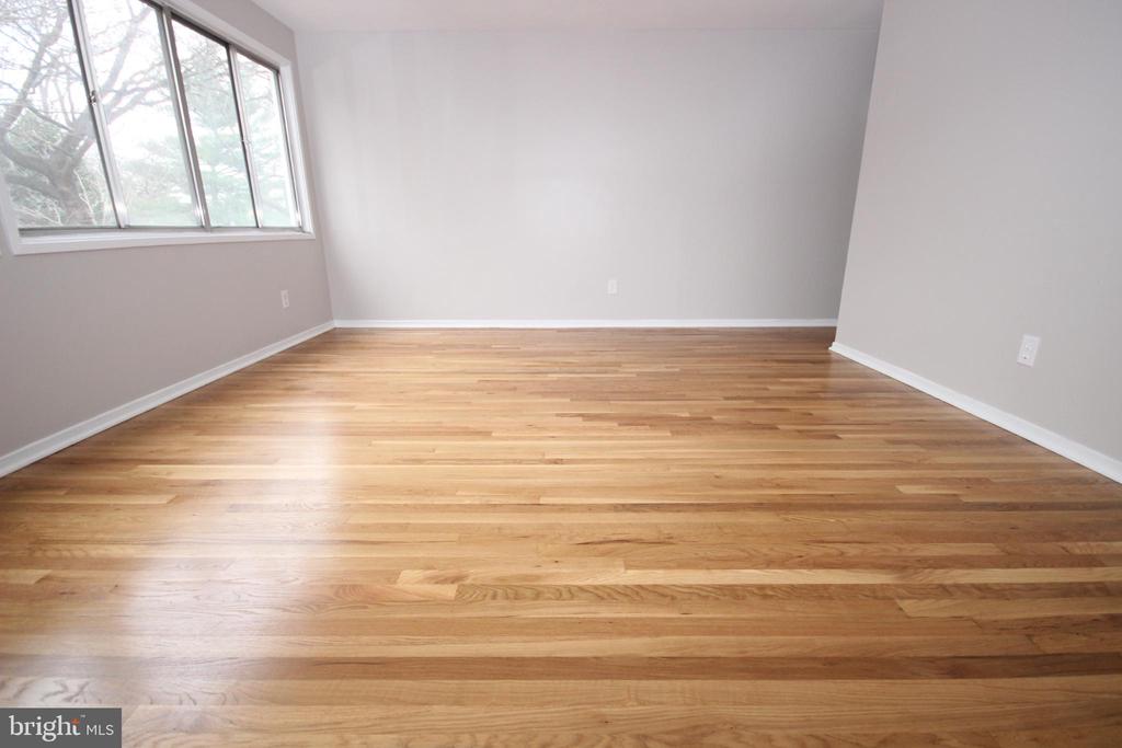 19115 ROMAN WAY