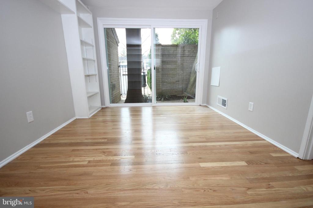 19115 ROMAN WAY