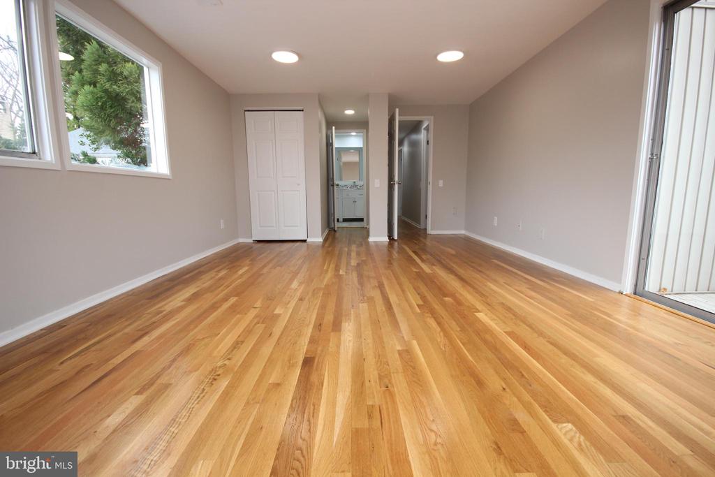 19115 ROMAN WAY