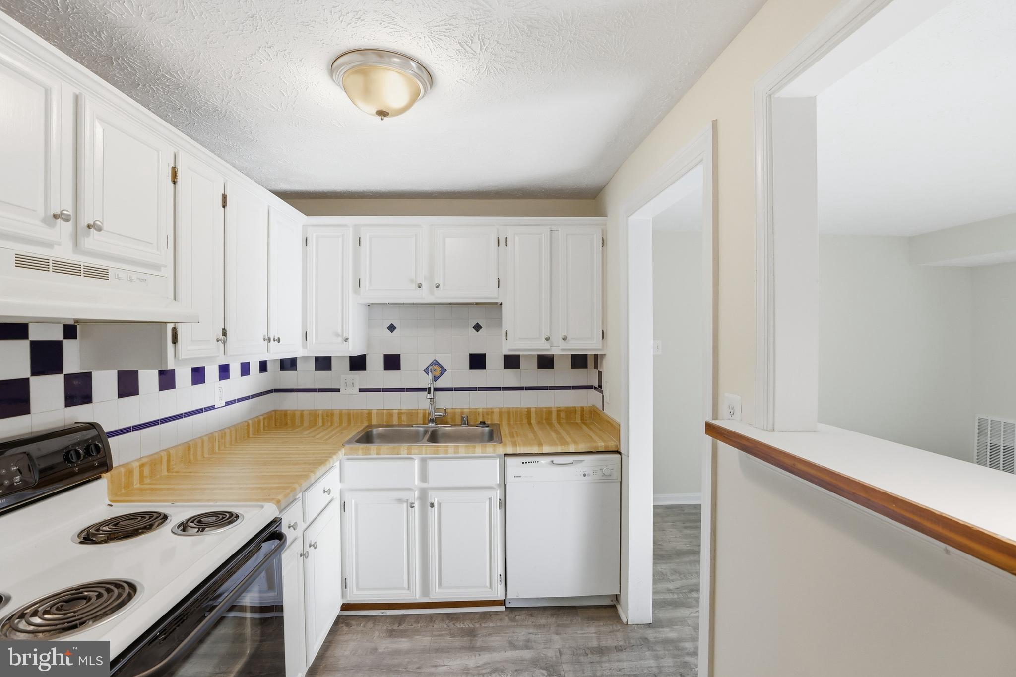 12309 SILVERGATE WAY 908-D
