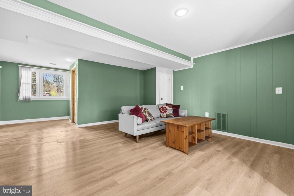 5 COATBRIDGE COURT
