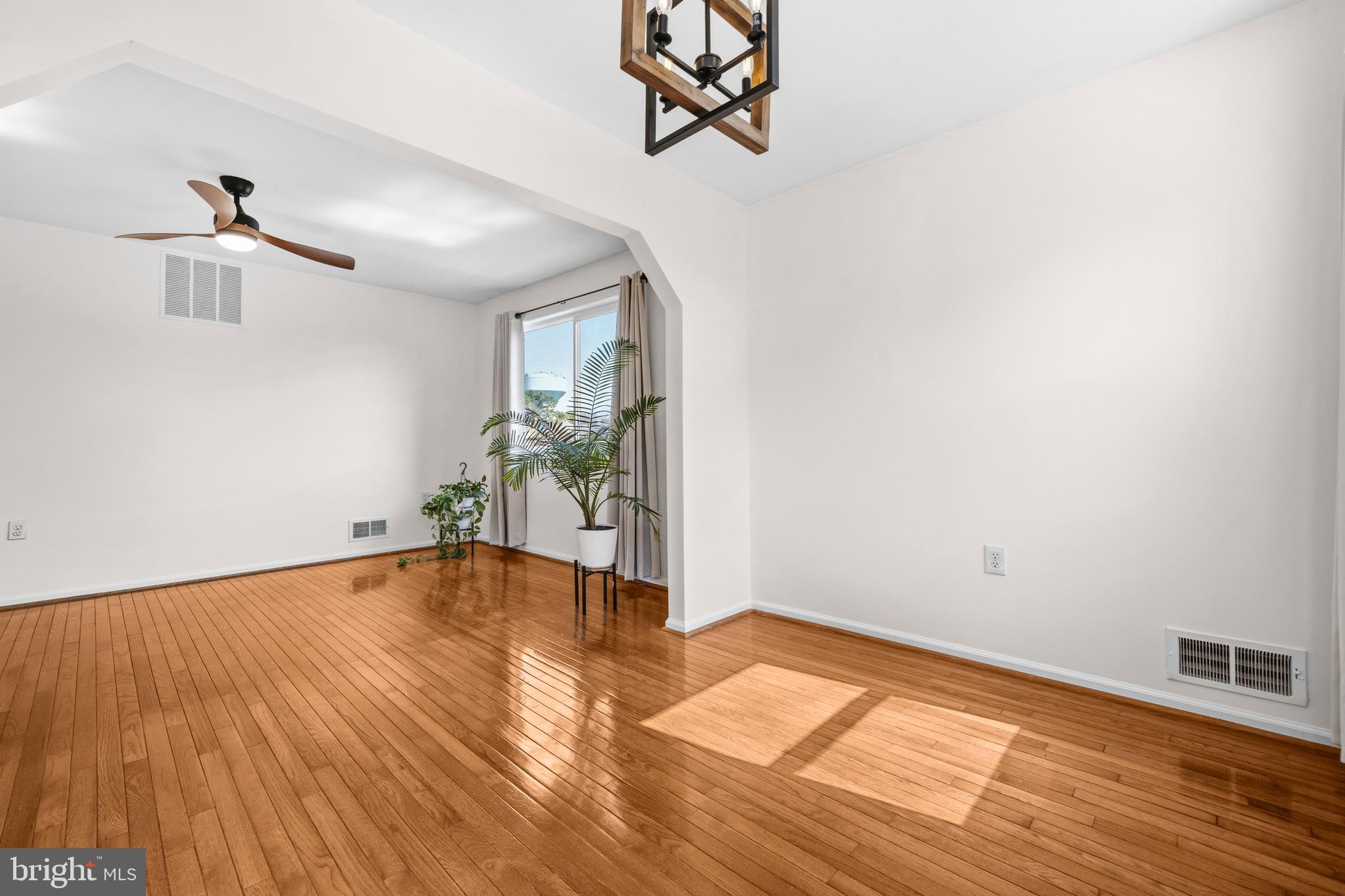 5 COATBRIDGE COURT