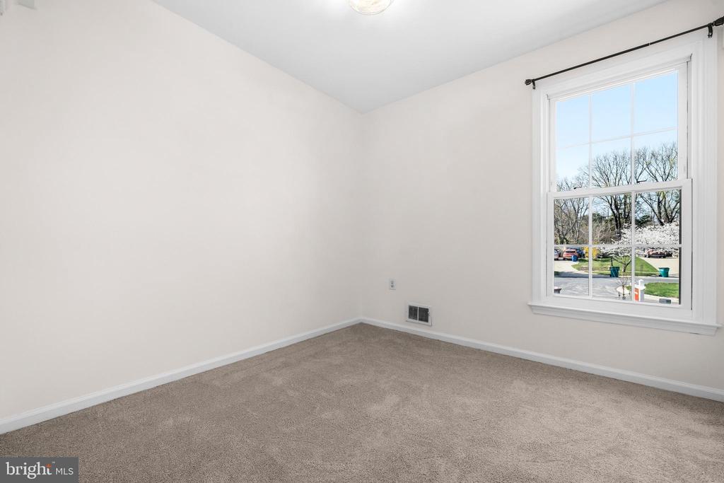 5 COATBRIDGE COURT