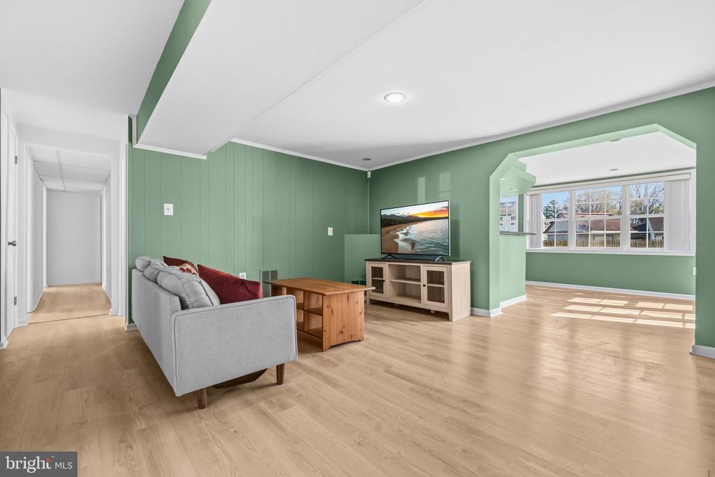 5 COATBRIDGE COURT