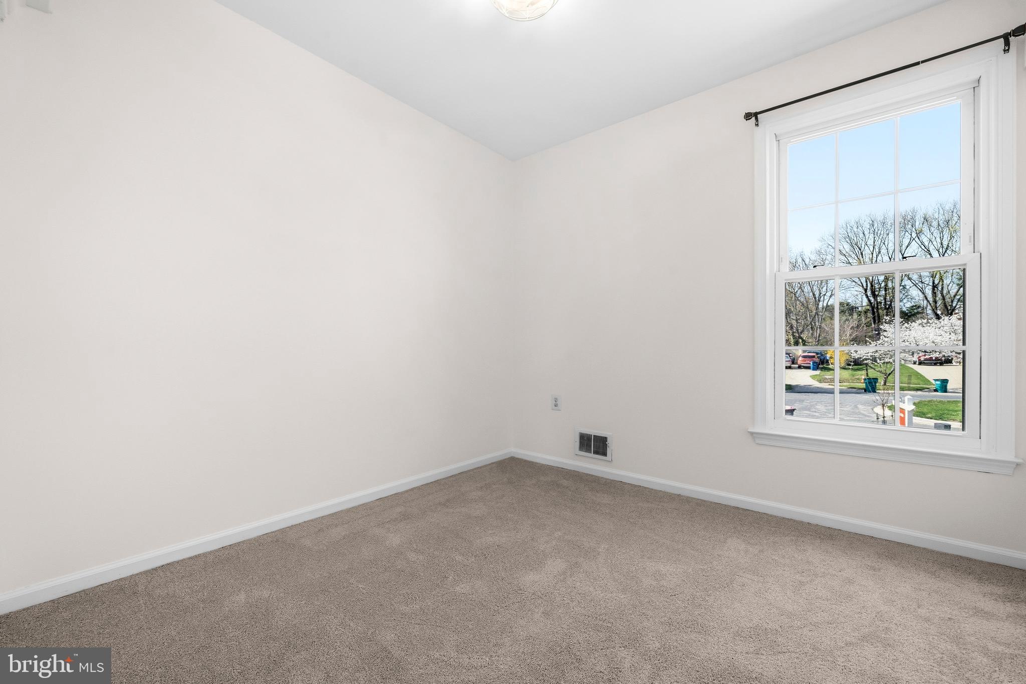 5 COATBRIDGE COURT