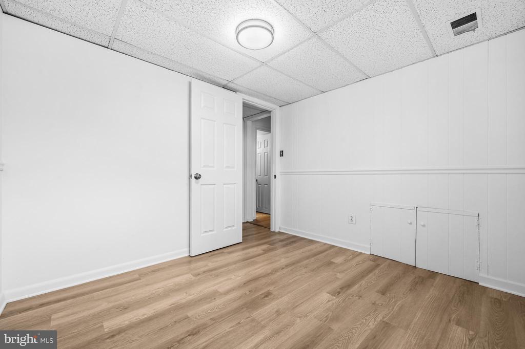 5 COATBRIDGE COURT