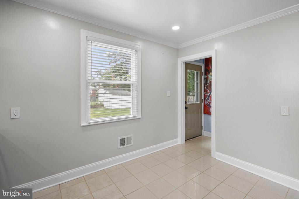 3013 MEDWAY STREET