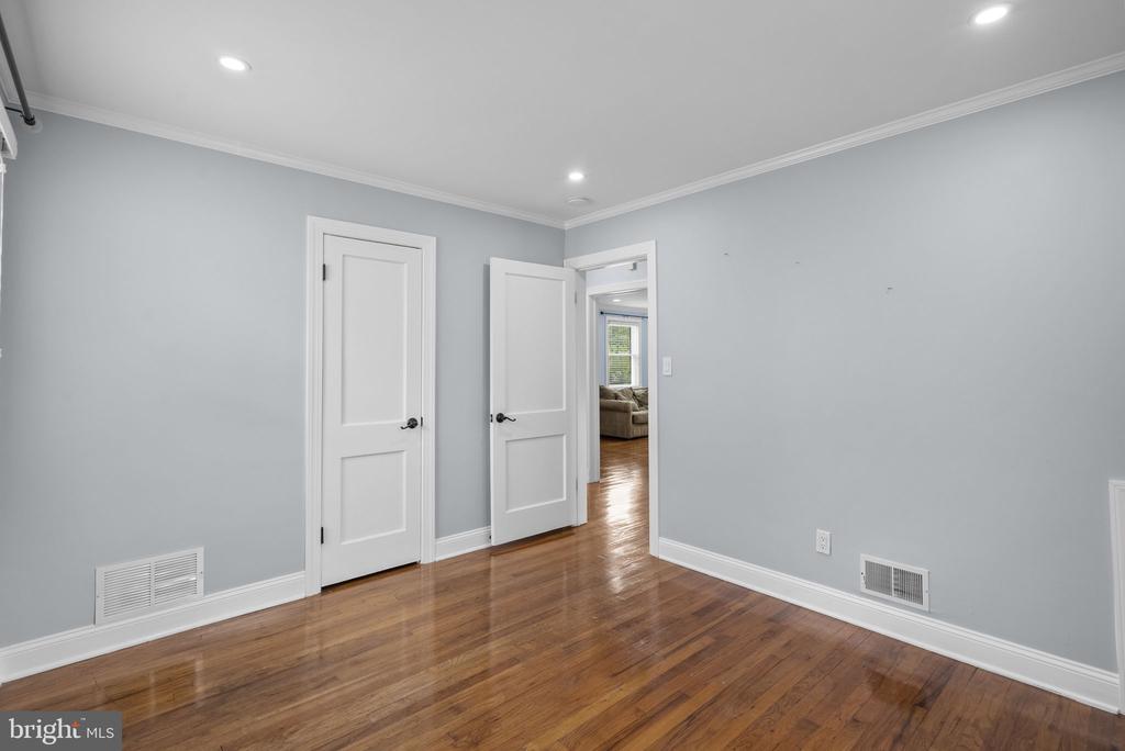 3013 MEDWAY STREET