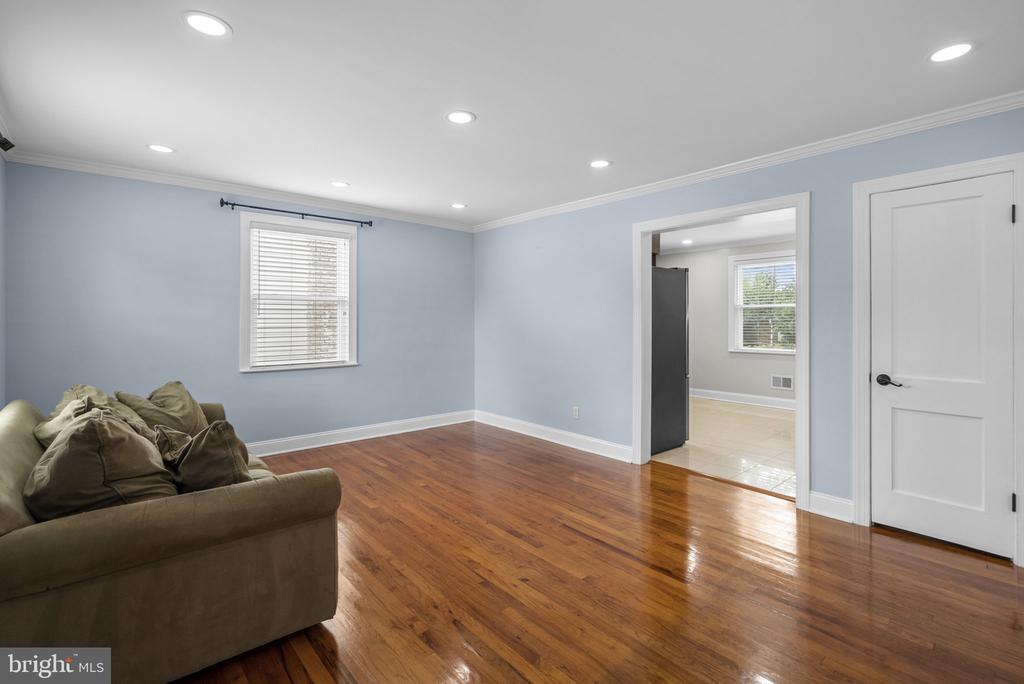 3013 MEDWAY STREET