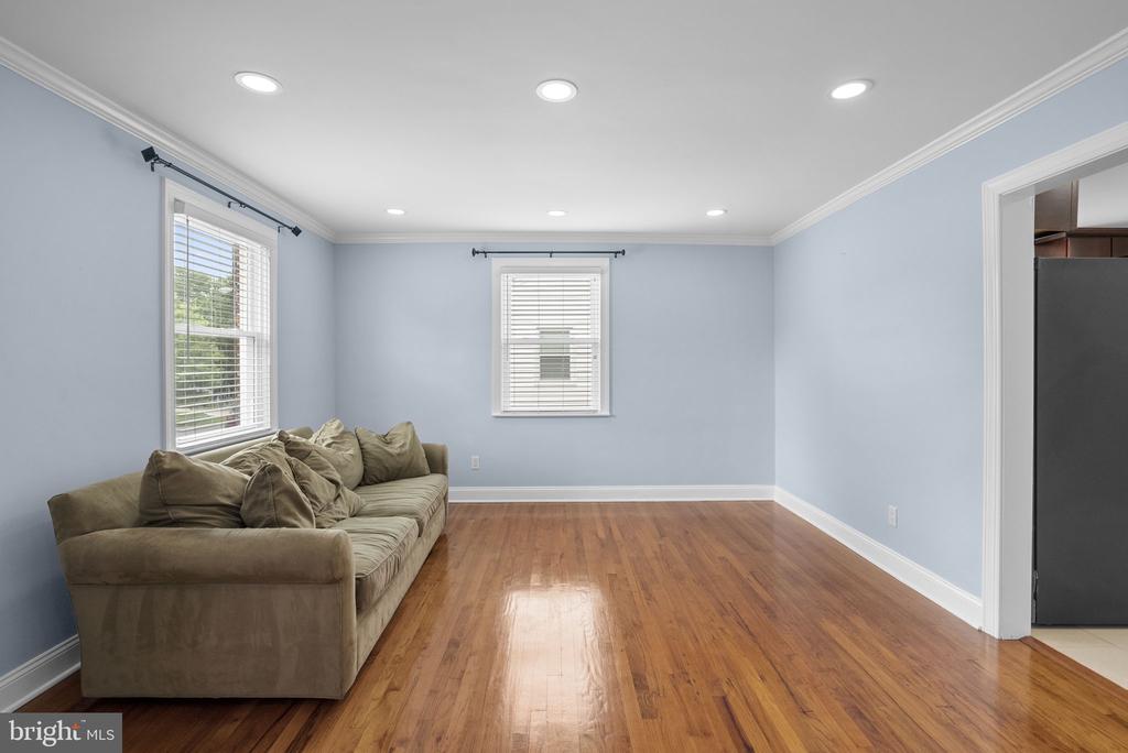 3013 MEDWAY STREET