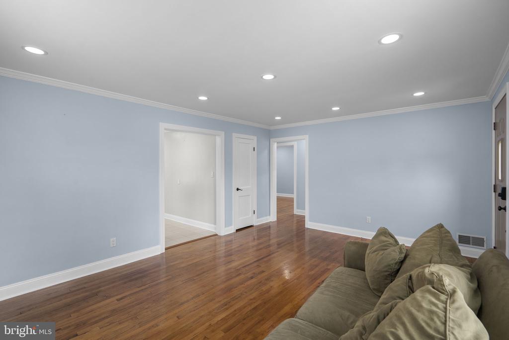 3013 MEDWAY STREET