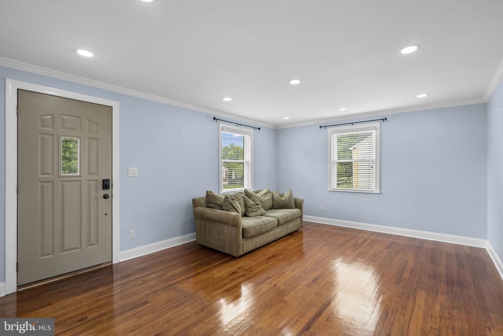 3013 MEDWAY STREET