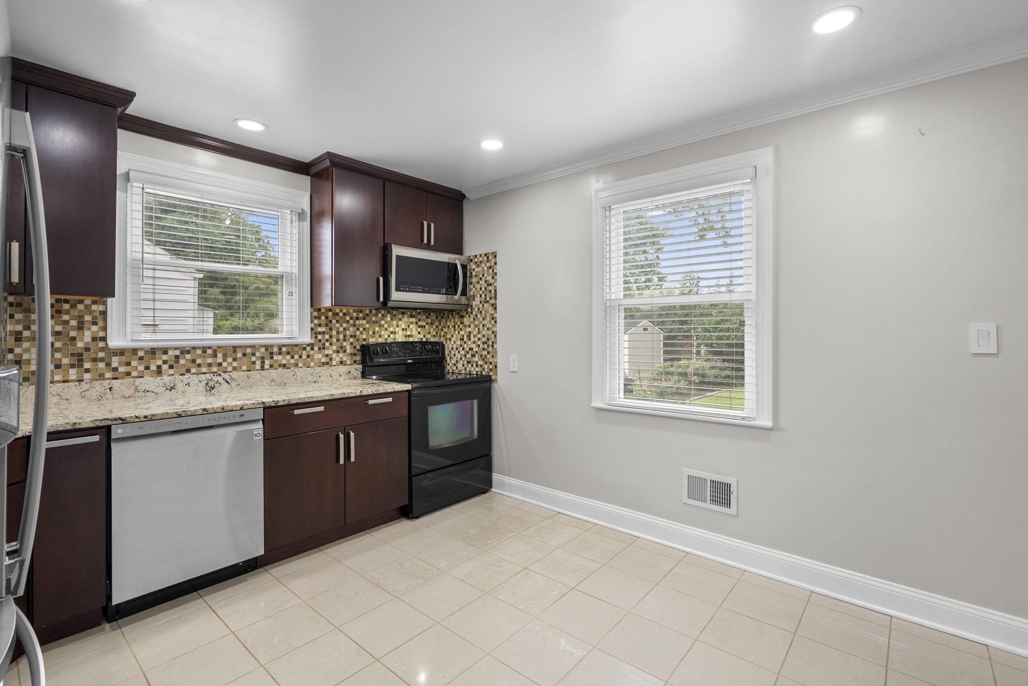 3013 MEDWAY STREET