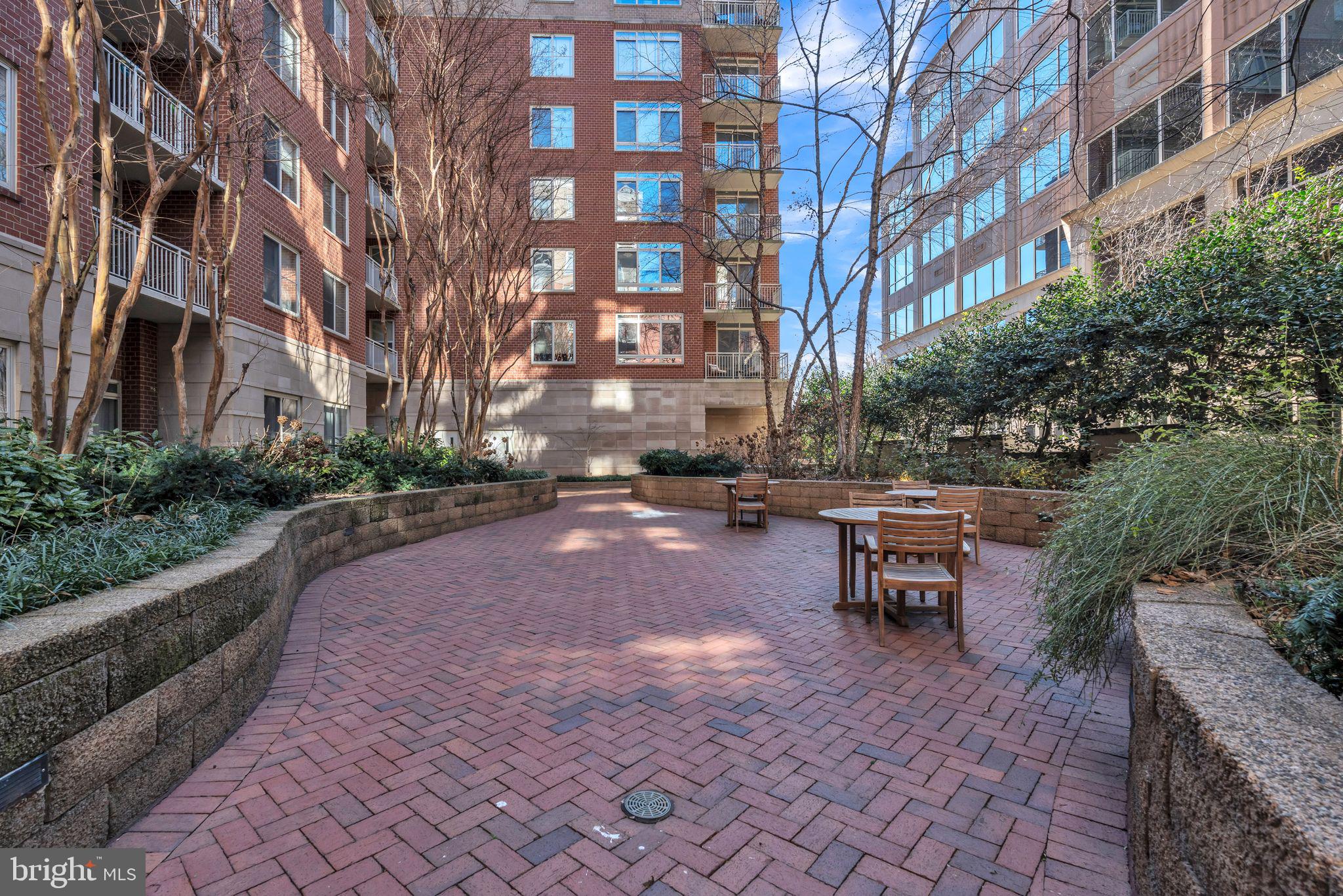 820 N POLLARD STREET 611