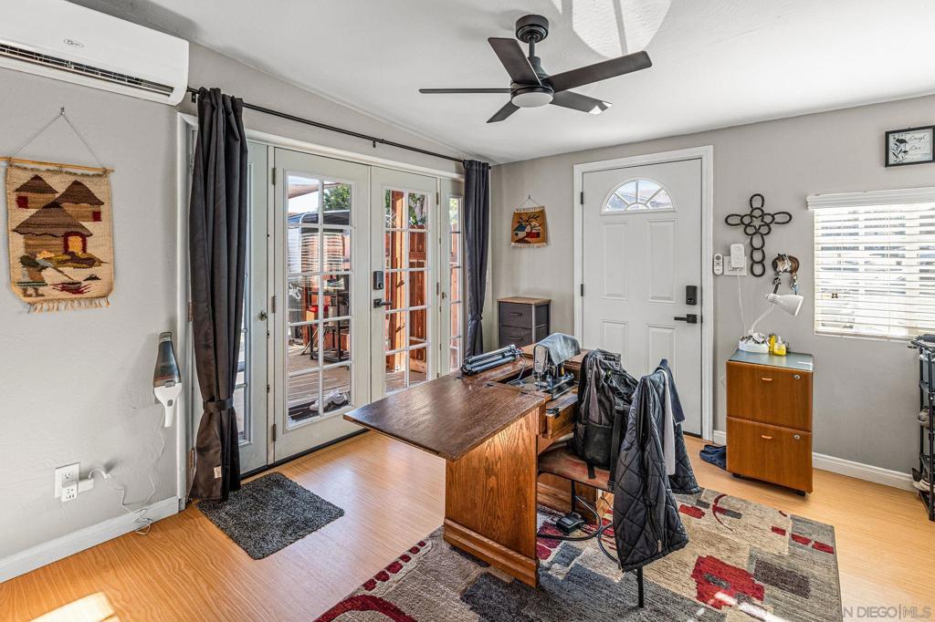 1215 N Broadway