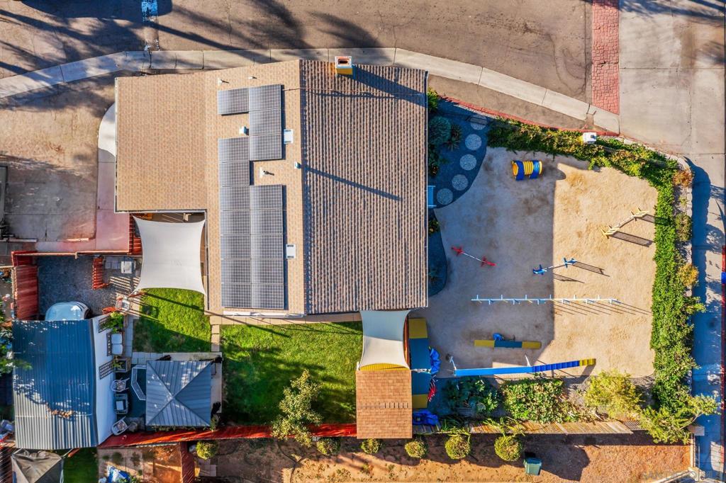 1215 N Broadway