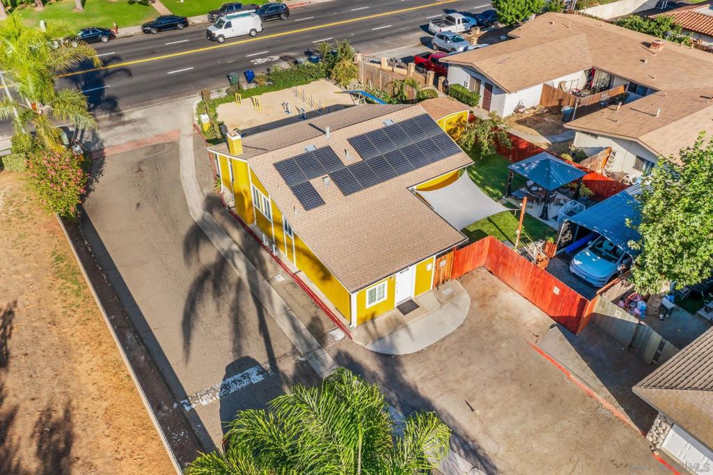 1215 N Broadway