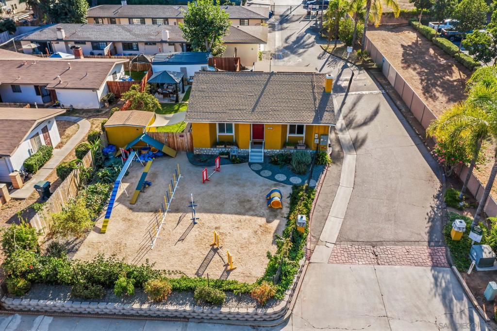 1215 N Broadway
