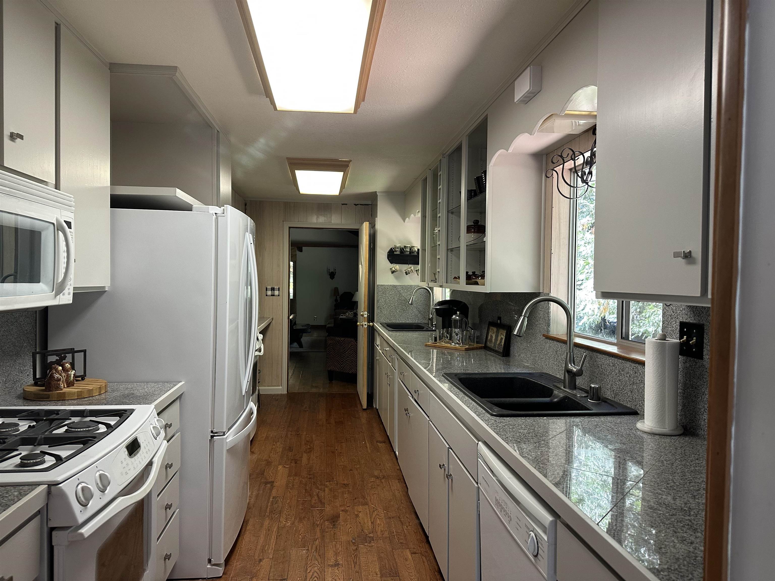 1341 Peninsula Drive